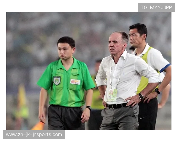 足球比赛中的比赛管理与裁判执行